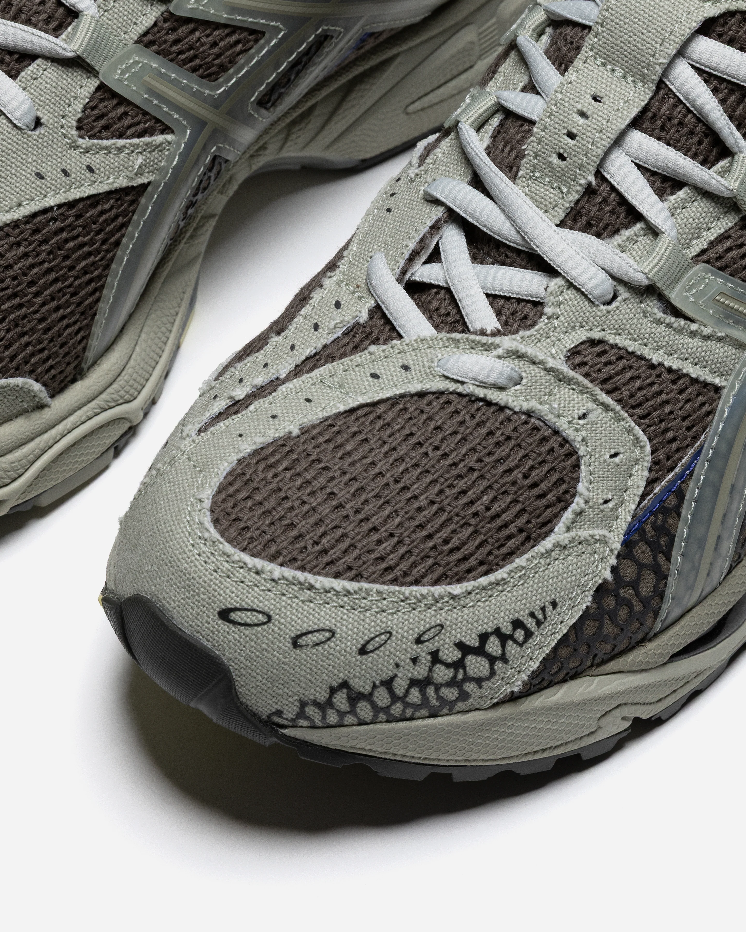 18 EAST ASICS GEL-NIMBUS 10.1 - CANTEEN/ABBEY STONE - Image 7