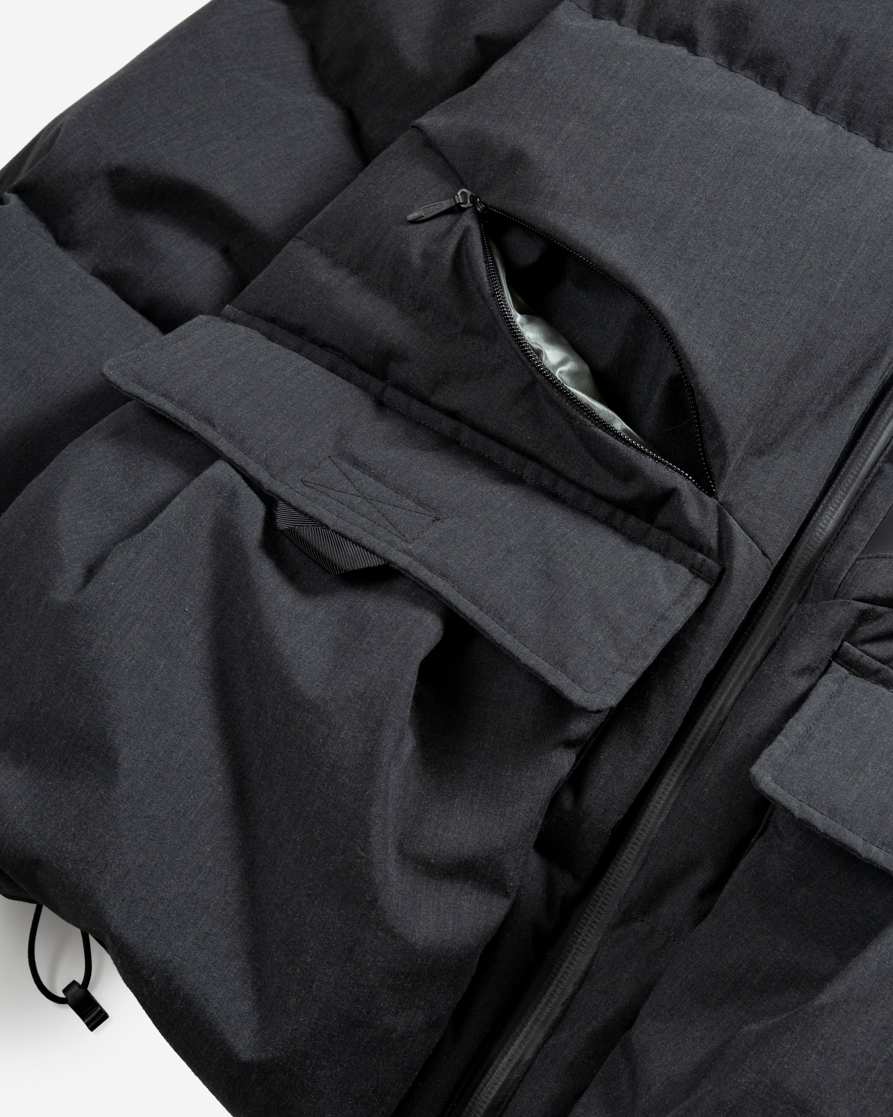 18 EAST / NANGA LOOKOUT DOWN JACKET - CHARCOAL MELANGE TAKIBI / SILVERBLUE 15DN RIPSTOP NYLON - Image 3