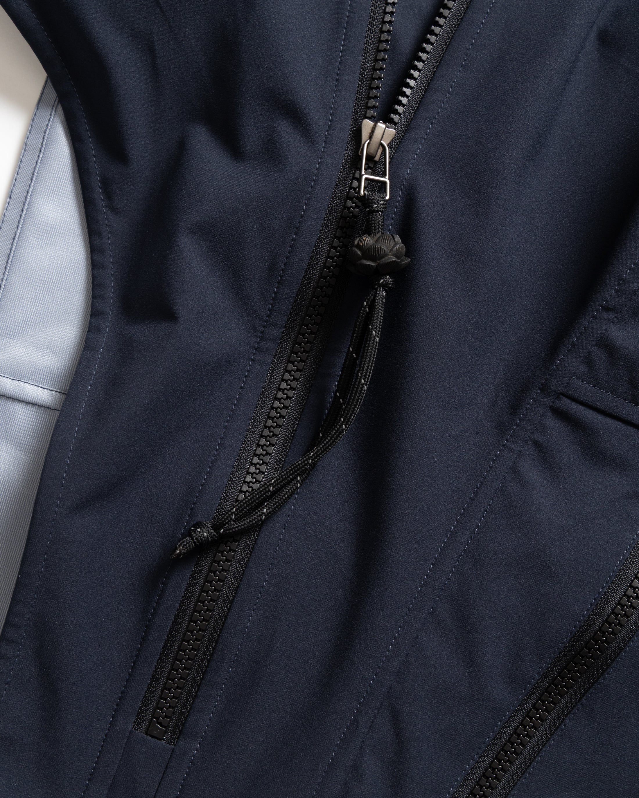 ASYMMETRICAL RAINSHADOW HOODED VEST - NOCTURN NAVY WATER-REPELLENT 3L BONDED MEMBRANE - Image 5