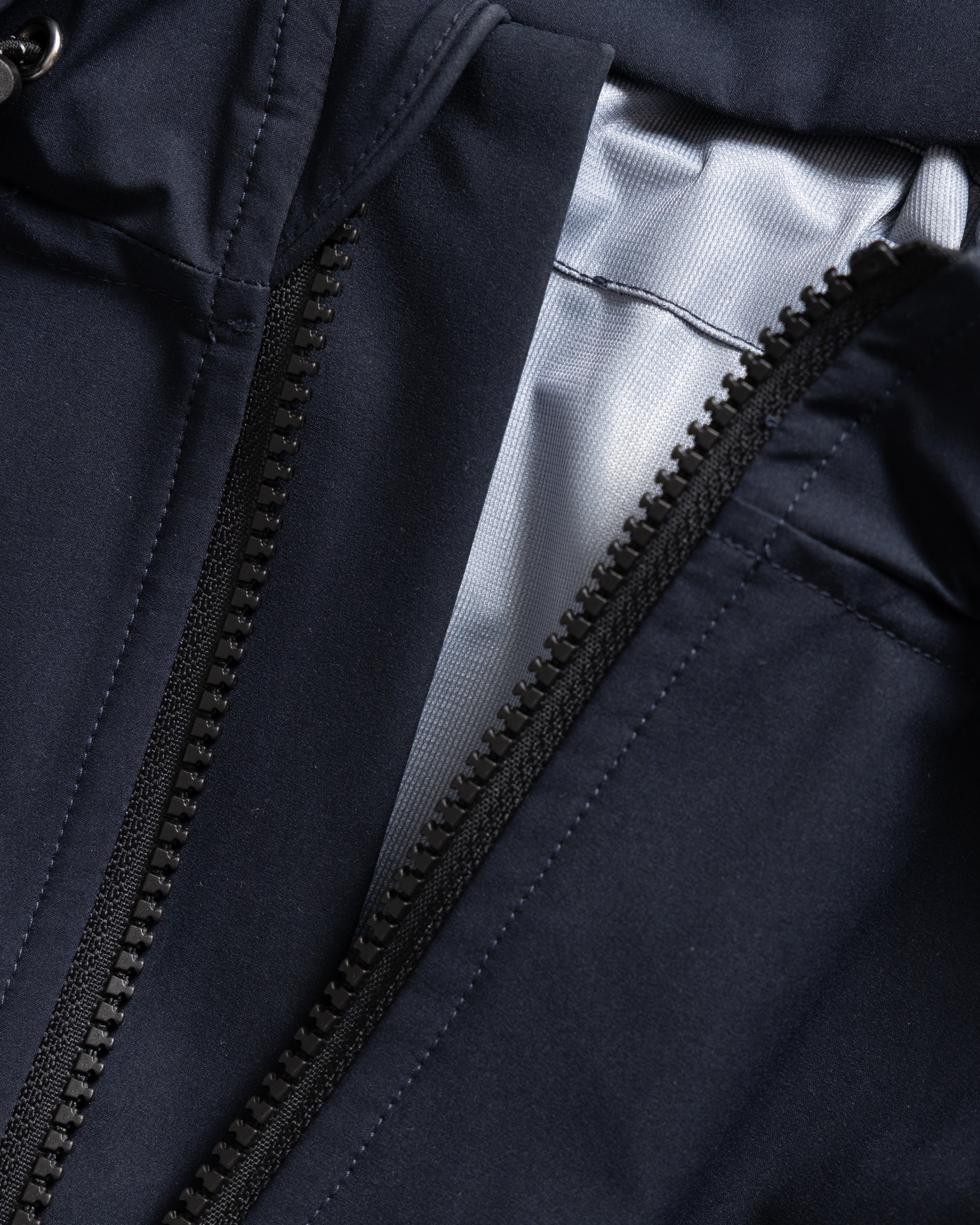 ASYMMETRICAL RAINSHADOW HOODED VEST - NOCTURN NAVY WATER-REPELLENT 3L BONDED MEMBRANE - Image 6