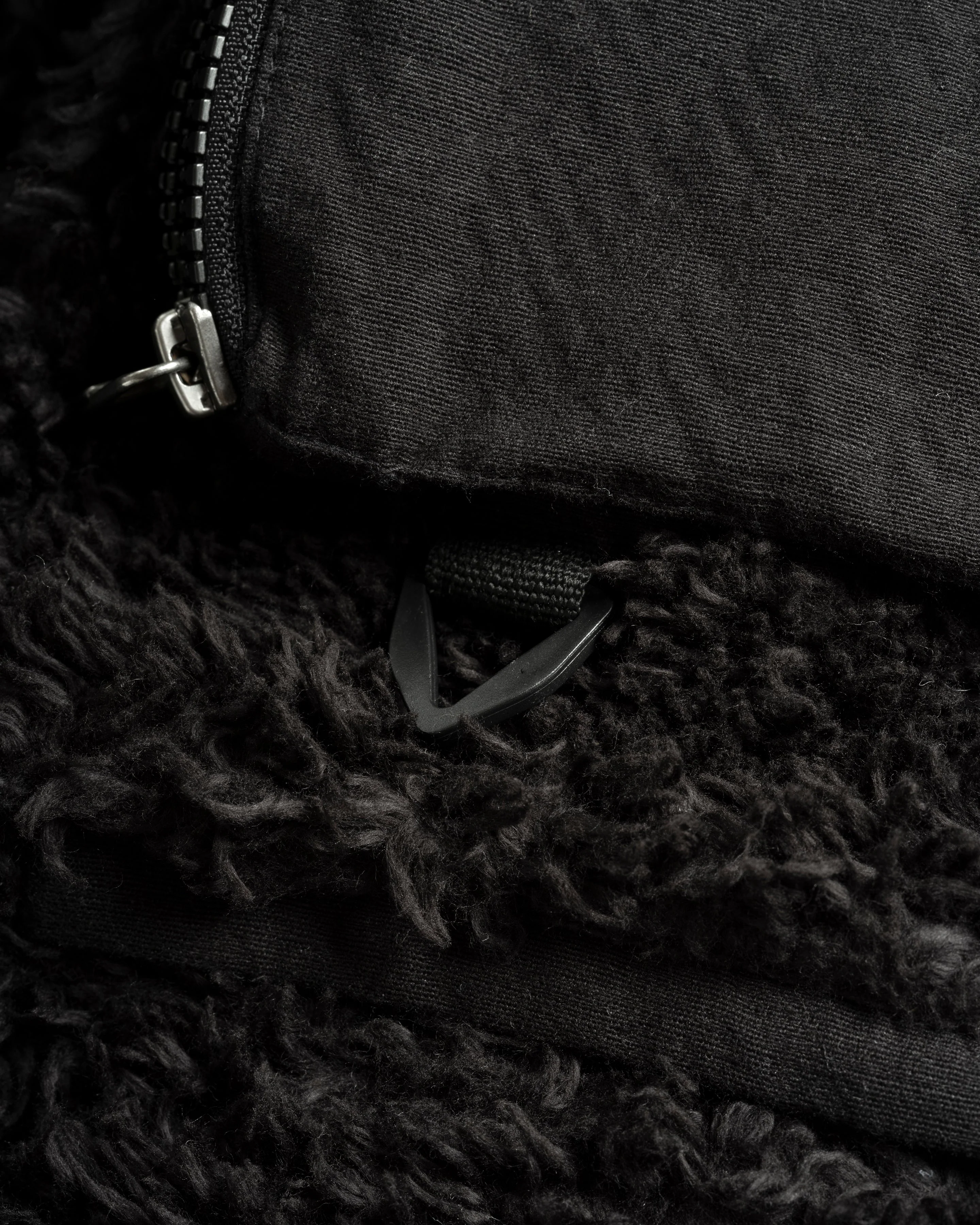 BANKS UTILITY FLEECE - BLACK ORGANIC ORGANIC COTTON SHERPA AND DOUBLE WEAVE JACQUARD COTTON - Image 5
