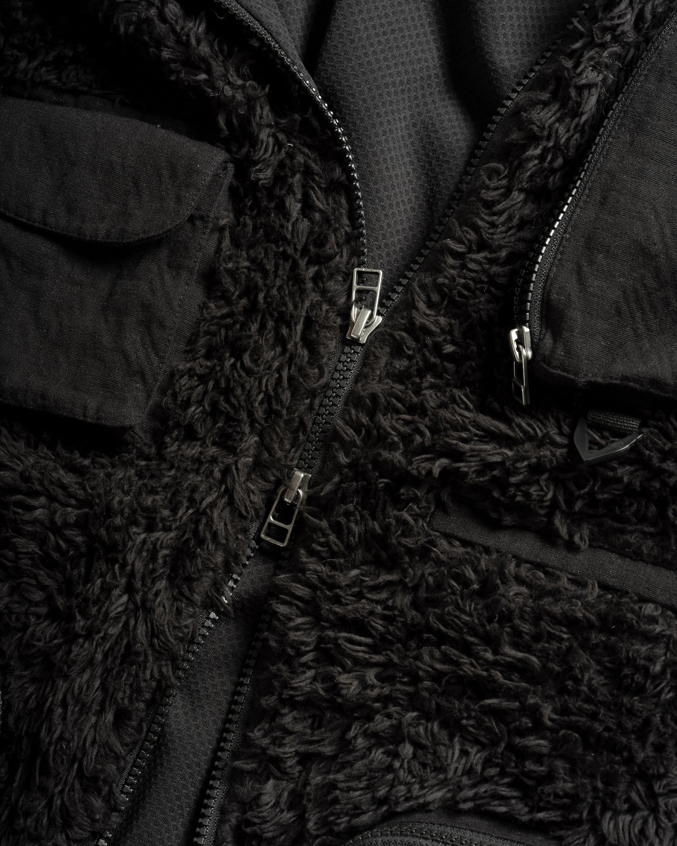 BANKS UTILITY FLEECE - BLACK ORGANIC ORGANIC COTTON SHERPA AND DOUBLE WEAVE JACQUARD COTTON - Image 6