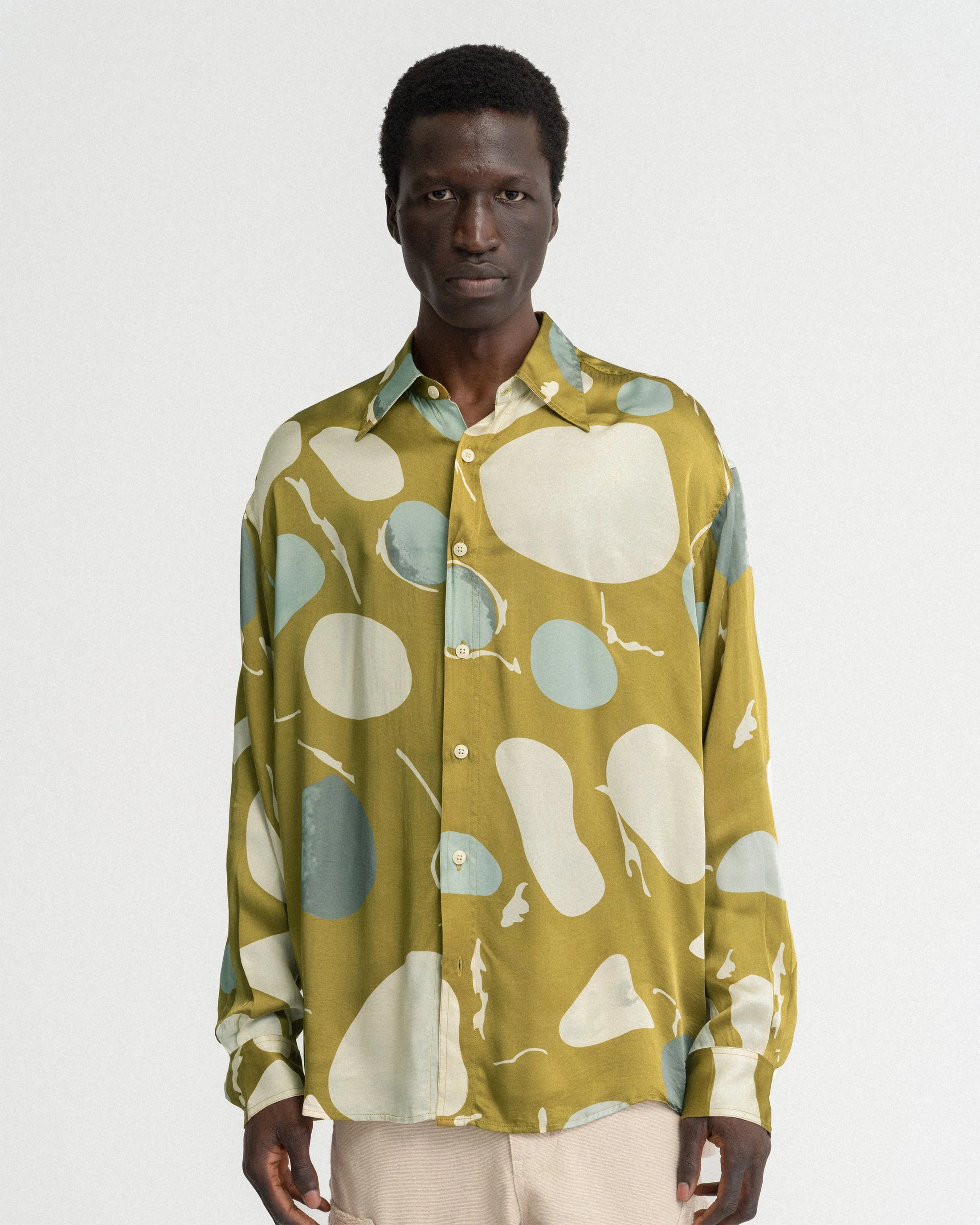 ELLIS VINTAGE LONG POINT COLLAR SHIRT - OLIVE MOSS RIVERBED ROCKS PRINTED VEGAN SILK - Image 6