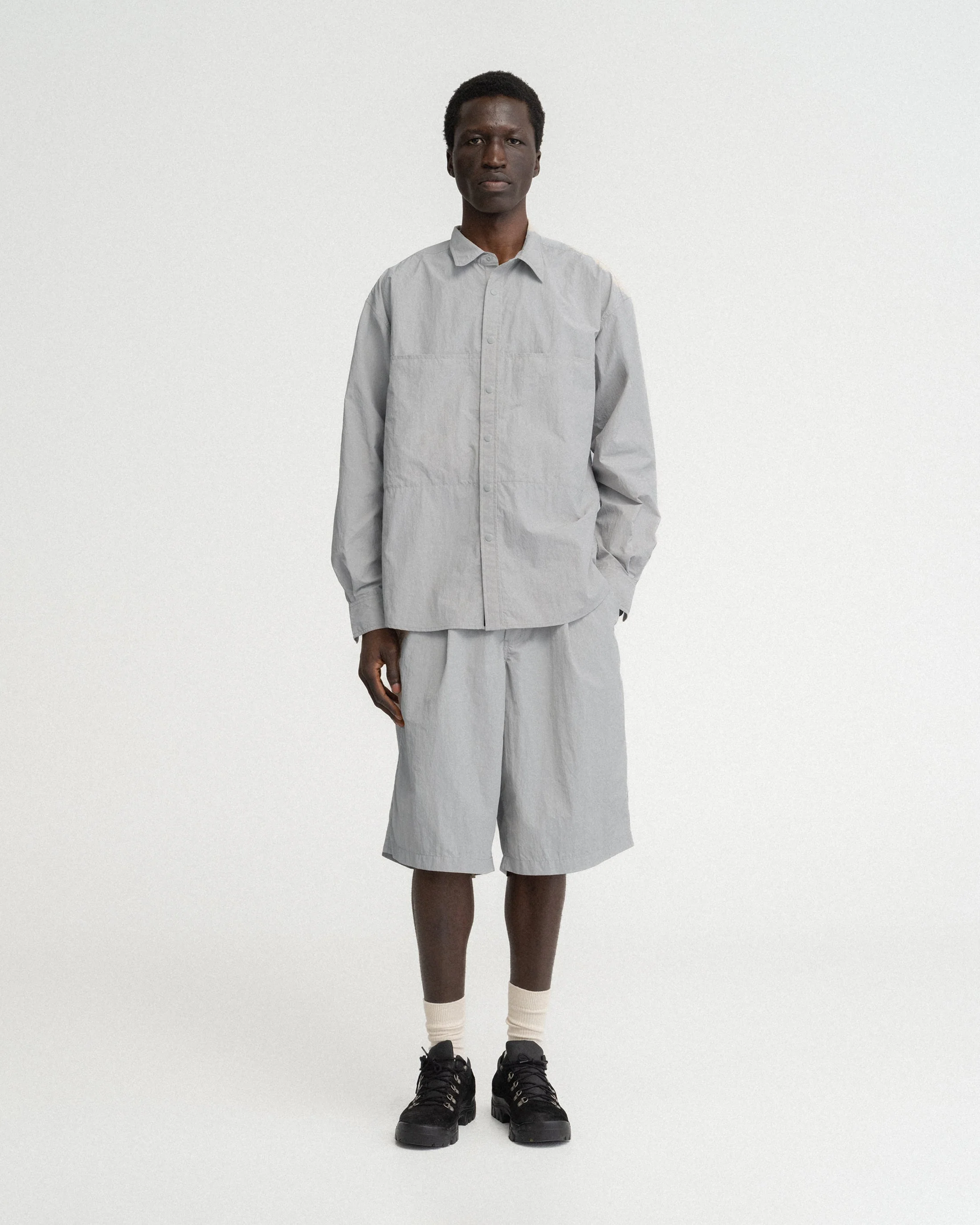 EMERY PLEATED BIG SHORTS - FOG GRAY FEATHERWEIGHT MICRO RIPSTOP NYLON - Image 4