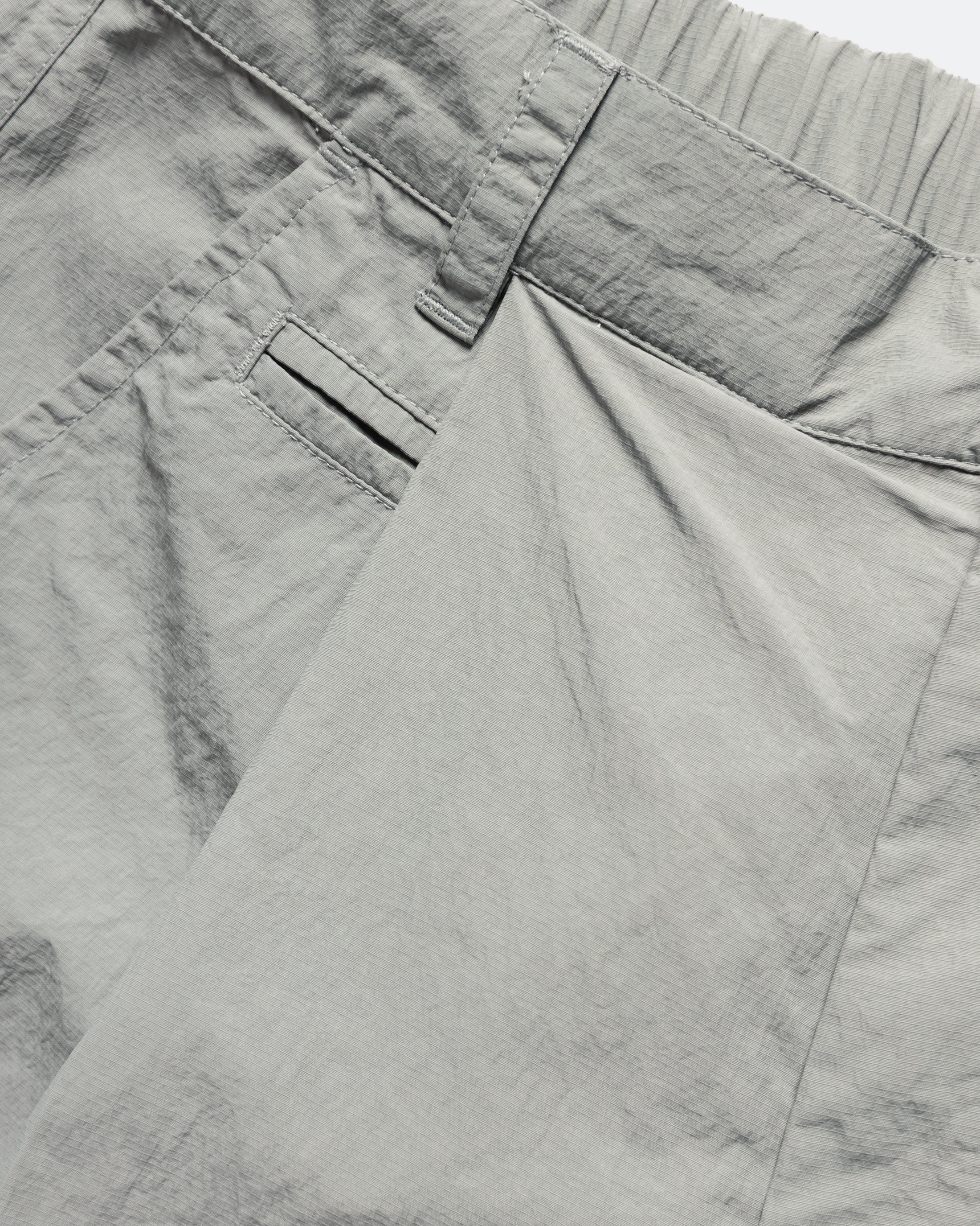 EMERY PLEATED BIG SHORTS - LUNAR ROCK FEATHERWEIGHT MICRO RIPSTOP NYLON - Image 3