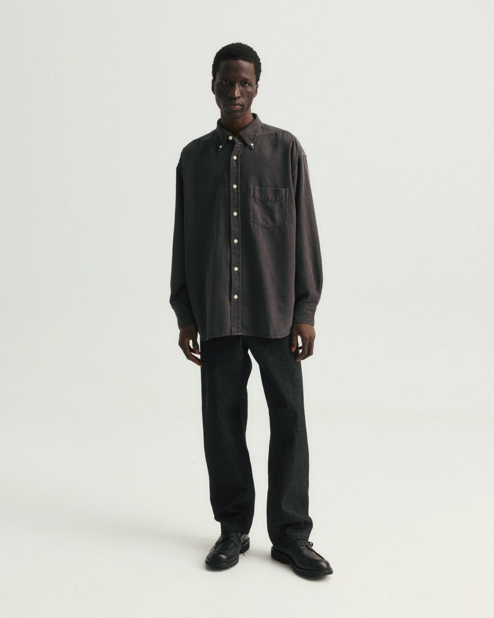 JESPER VINTAGE BUTTON DOWN SHIRT - BLACK PIGMENT DYED OXFORD CLOTH - Image 4