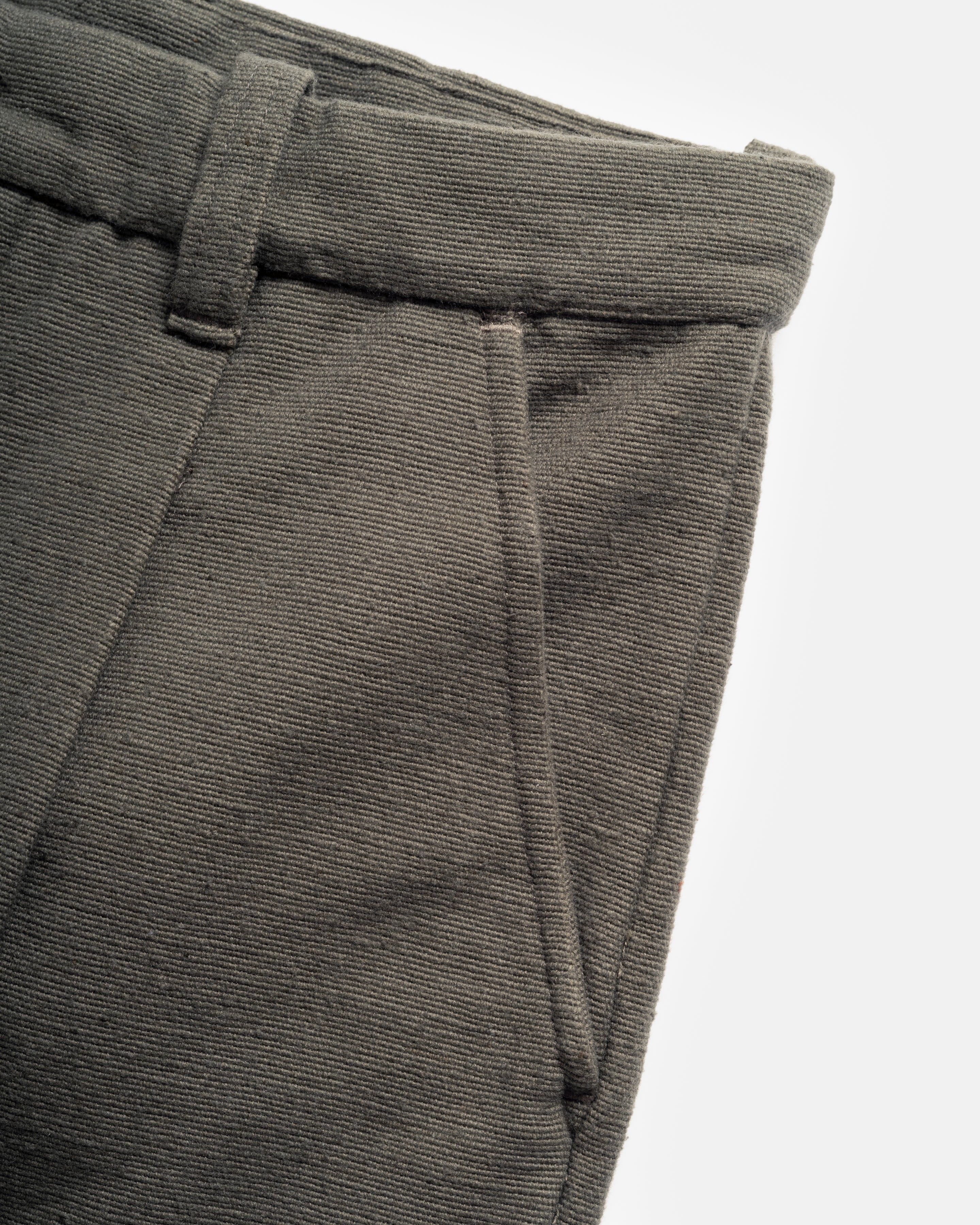 JIAN SINGLE PLEAT PANT - RIFLE GREEN HANDSPUN COTTON CANVAS - Image 3