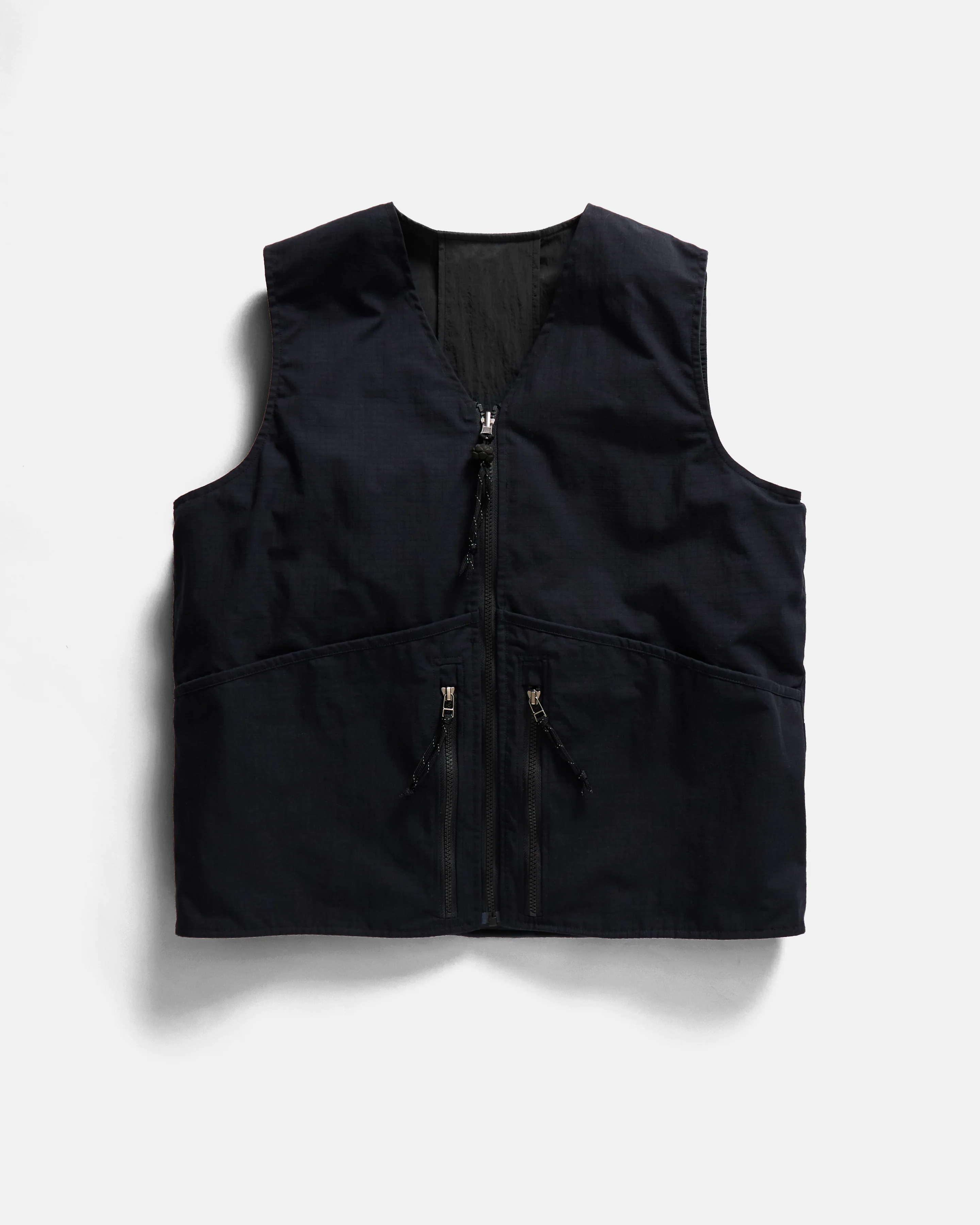 KEARSE REVERSIBLE UTILITY VEST - BLACK WAXED NYLON / MIDNIGHT COTTON/NYLON RIPSTOP - Image 2