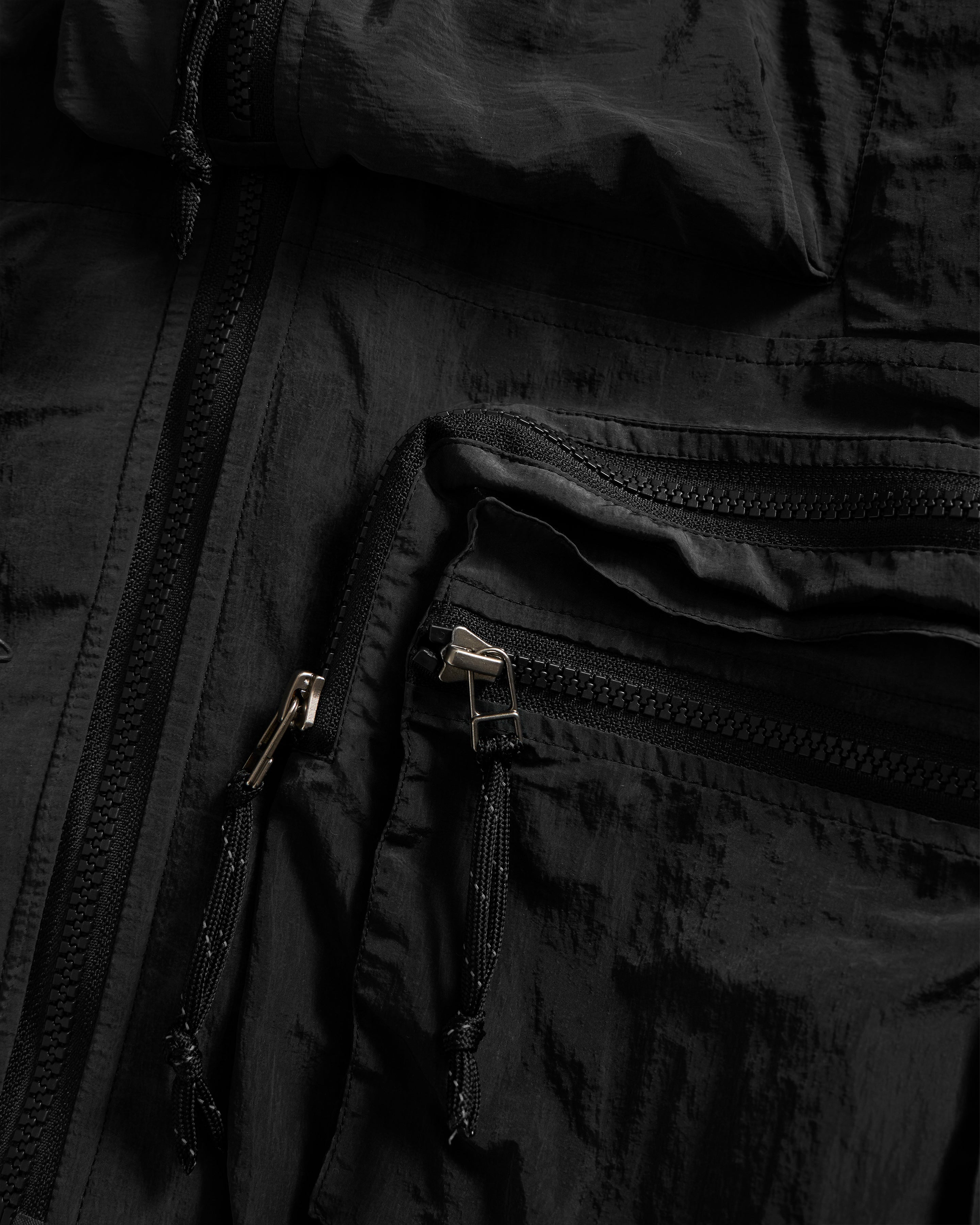 KEARSE REVERSIBLE UTILITY VEST - BLACK WAXED NYLON / MIDNIGHT COTTON/NYLON RIPSTOP - Image 3
