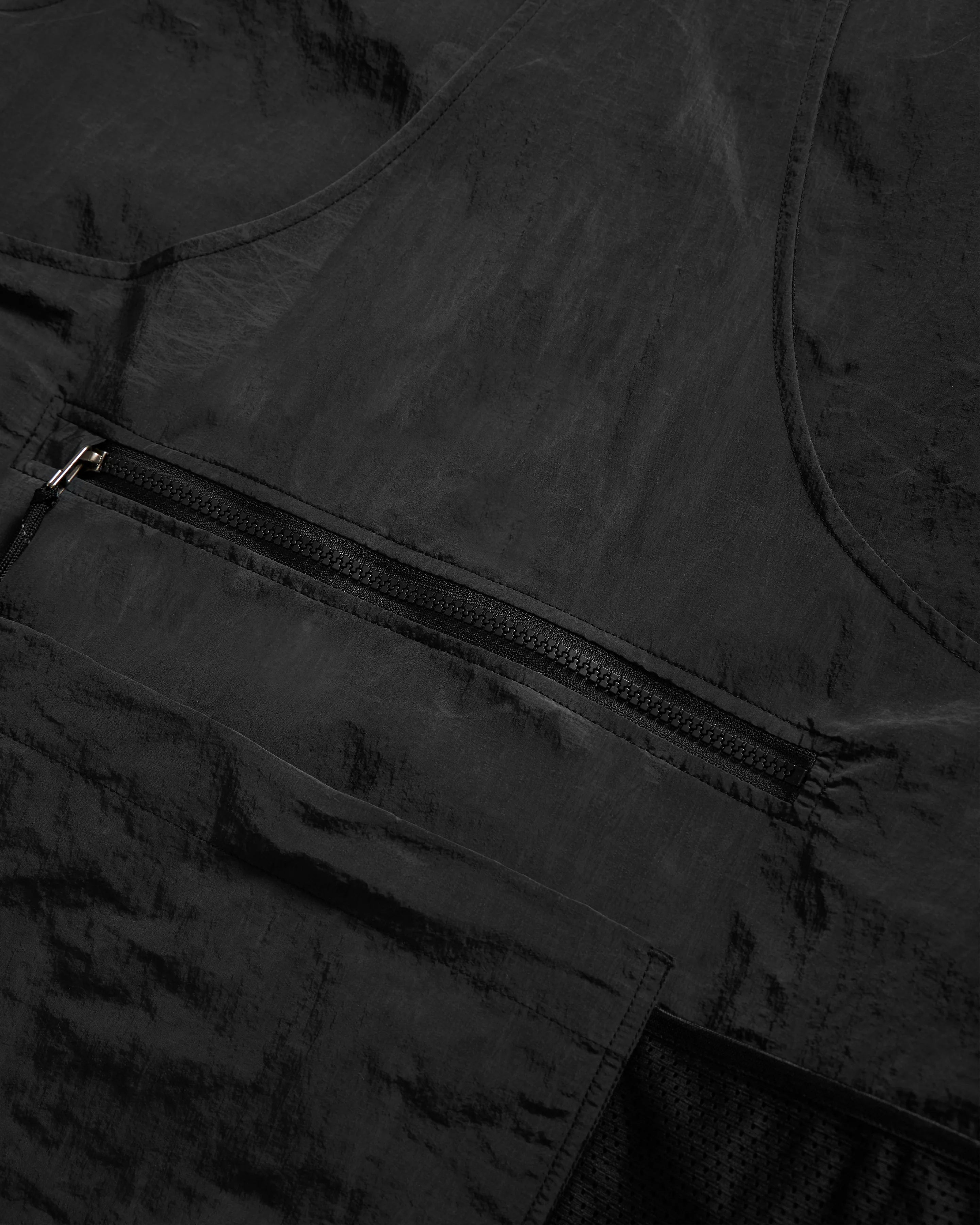 KEARSE REVERSIBLE UTILITY VEST - BLACK WAXED NYLON / MIDNIGHT COTTON/NYLON RIPSTOP - Image 9
