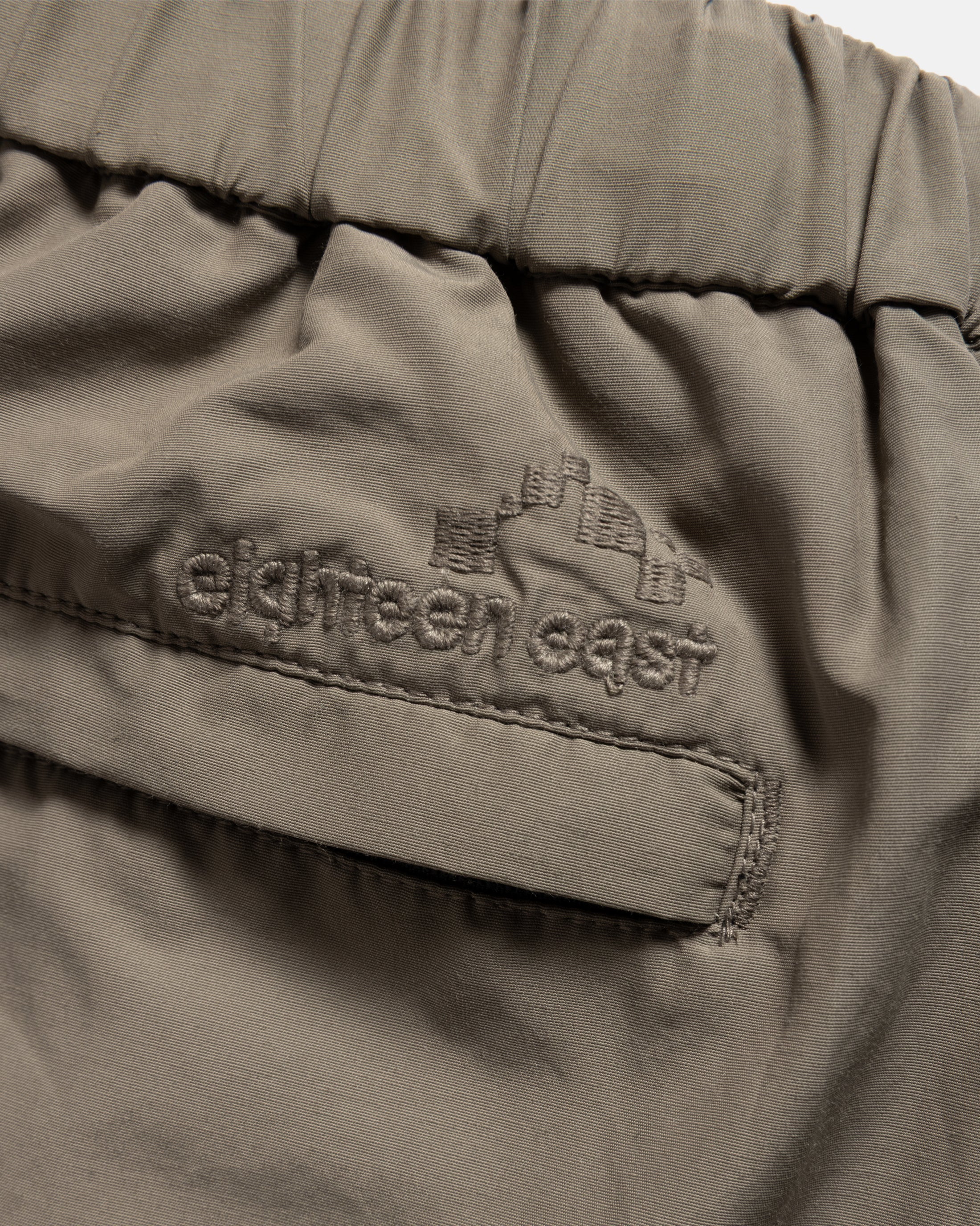 WARREN TREK SHORTS - BARELY SAGE WATER-REPELLENT 60/40 MOUNTAIN CLOTH WITH FULL MESH LINING - Image 4