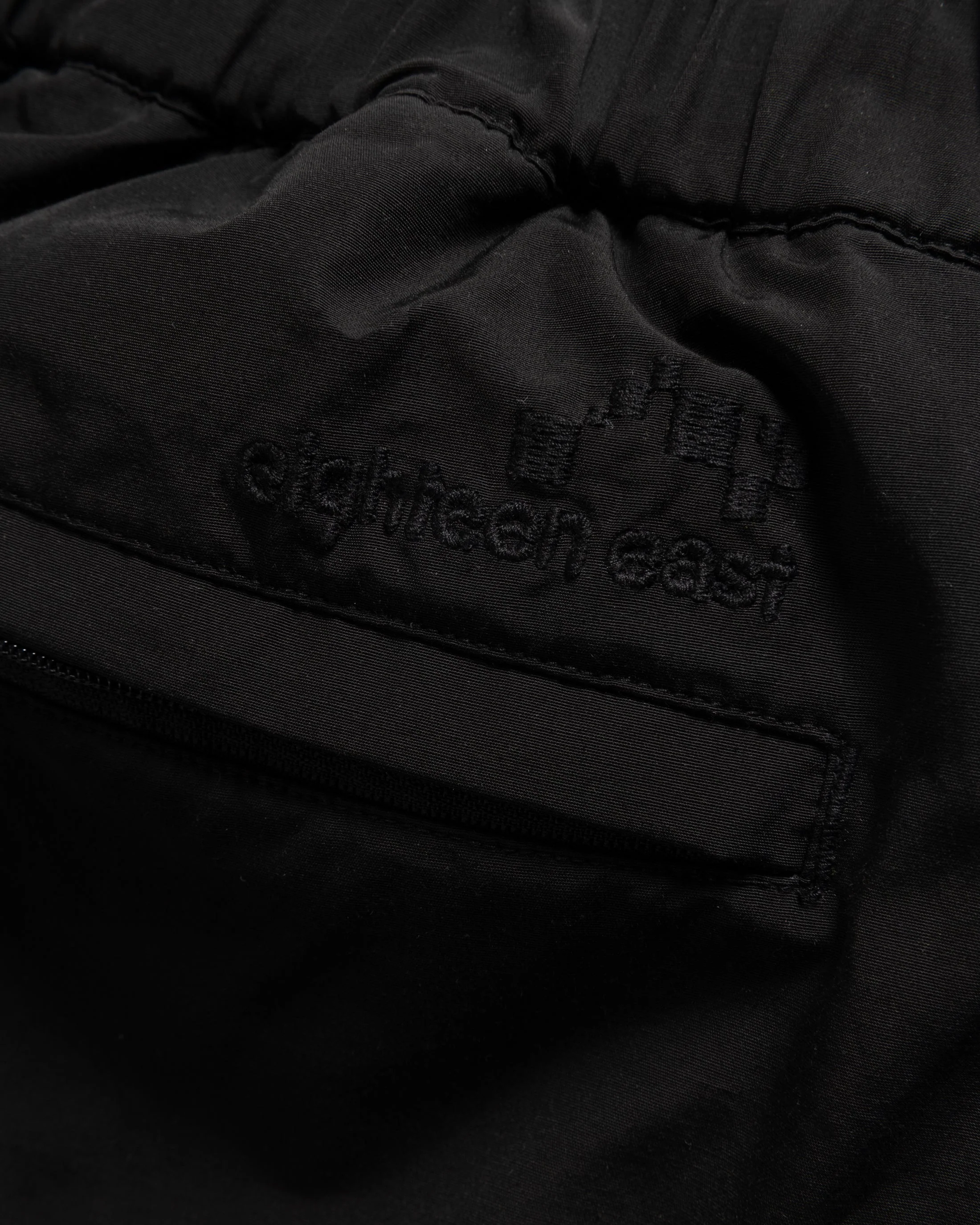 WARREN TREK SHORTS - BLACK WATER-REPELLENT 60/40 MOUNTAIN CLOTH WITH FULL MESH LINING - Image 5
