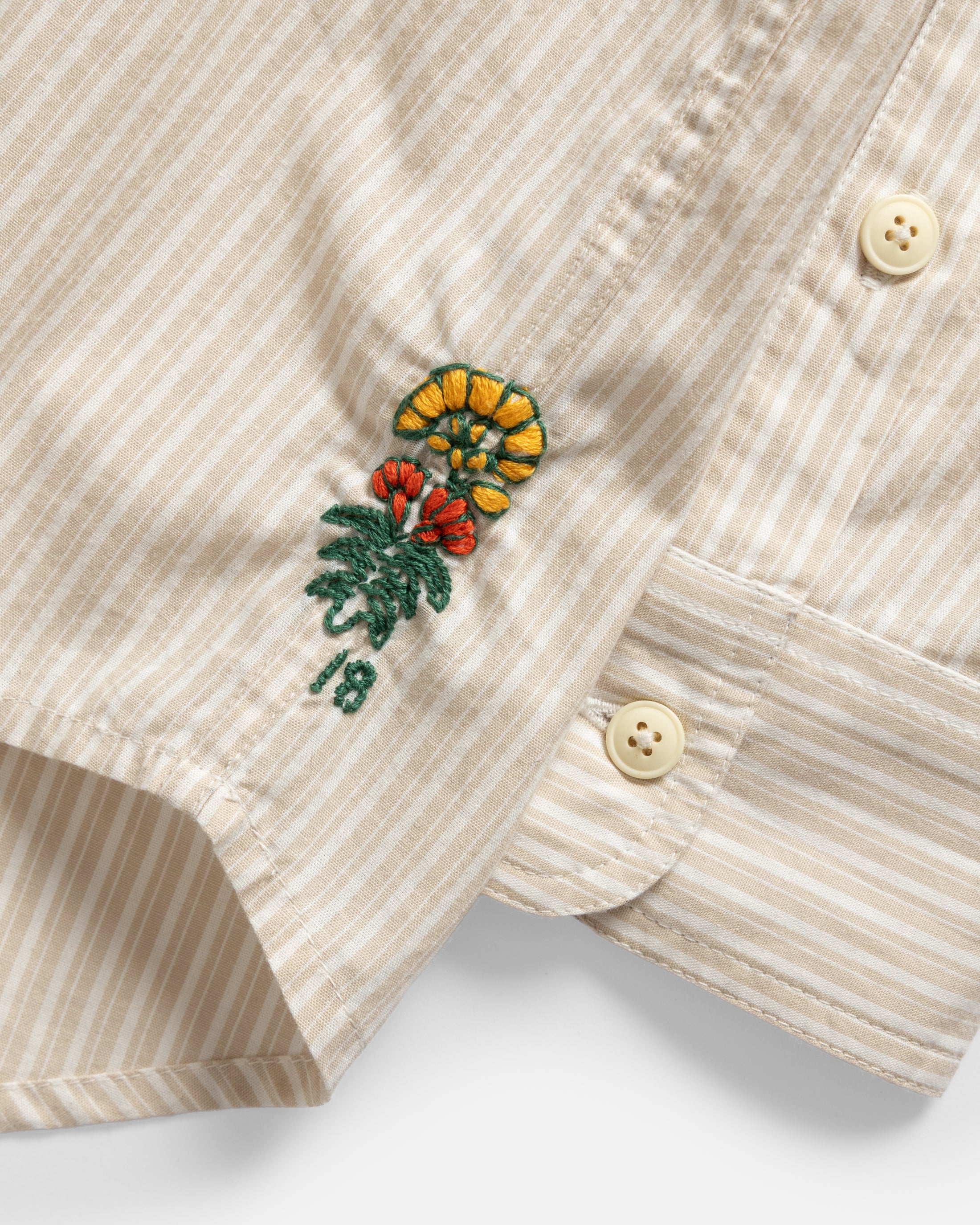 LOCUST SOFT POINT COLLAR SHIRT - TRAVERTINE / WHITE ASYMMETRIC STRIPED COTTON POPLIN - Image 4
