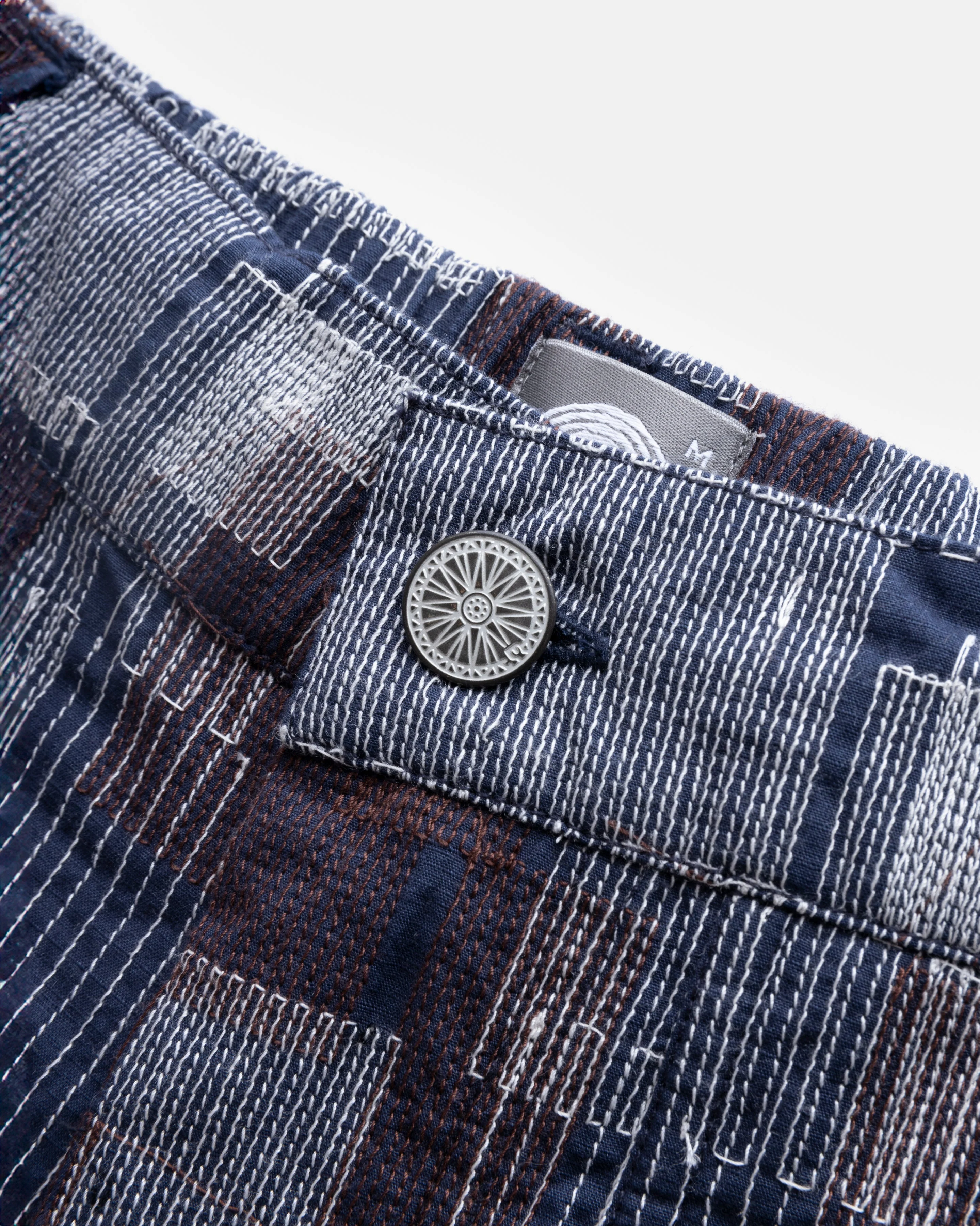 LOTUS CARPENTER SHORT - MIDNIGHT / ECRU / CHOCOLATE SCATTER EMBROIDERED COTTON MICRO RIPSTOP - Image 2