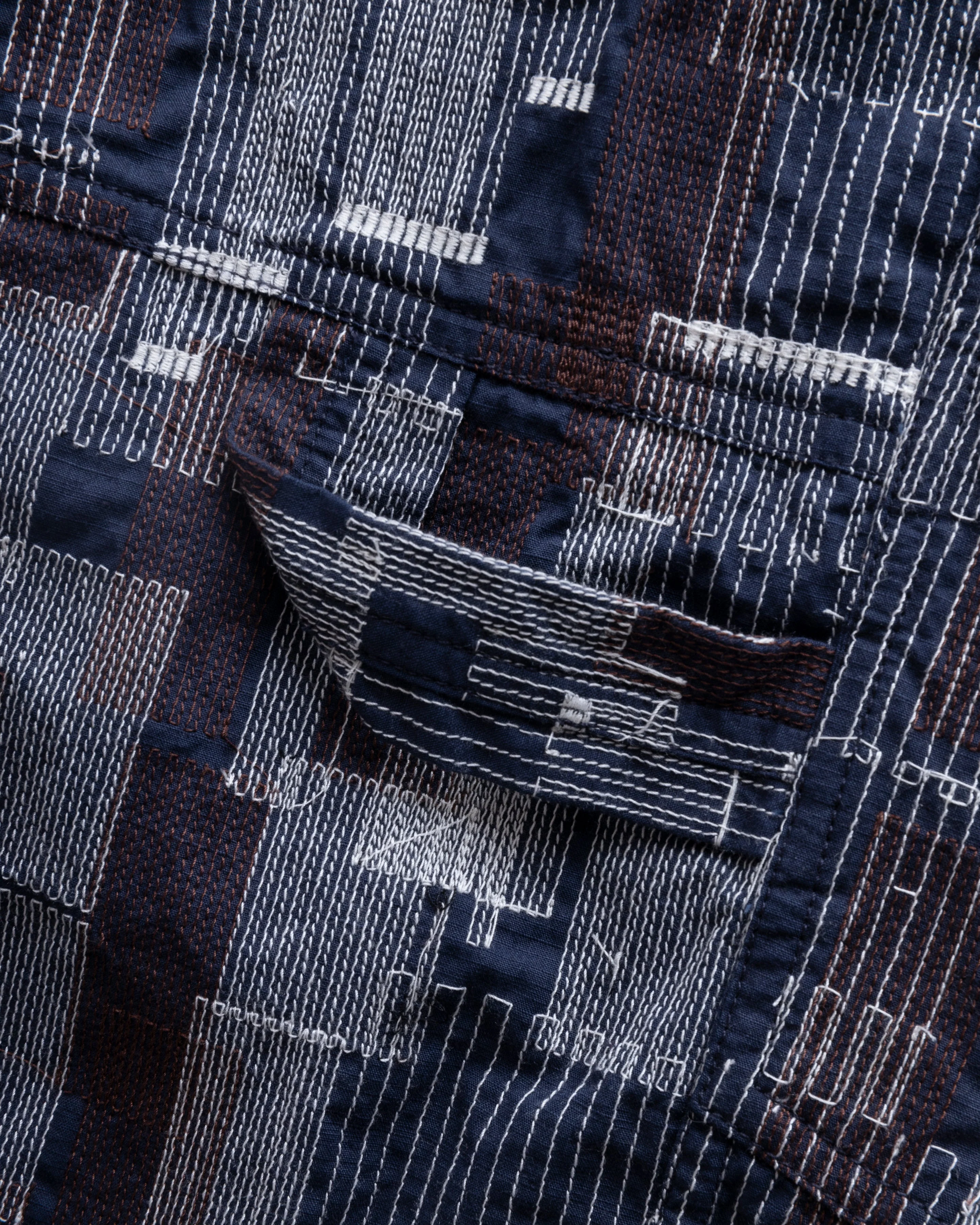 LOTUS CARPENTER SHORT - MIDNIGHT / ECRU / CHOCOLATE SCATTER EMBROIDERED COTTON MICRO RIPSTOP - Image 4