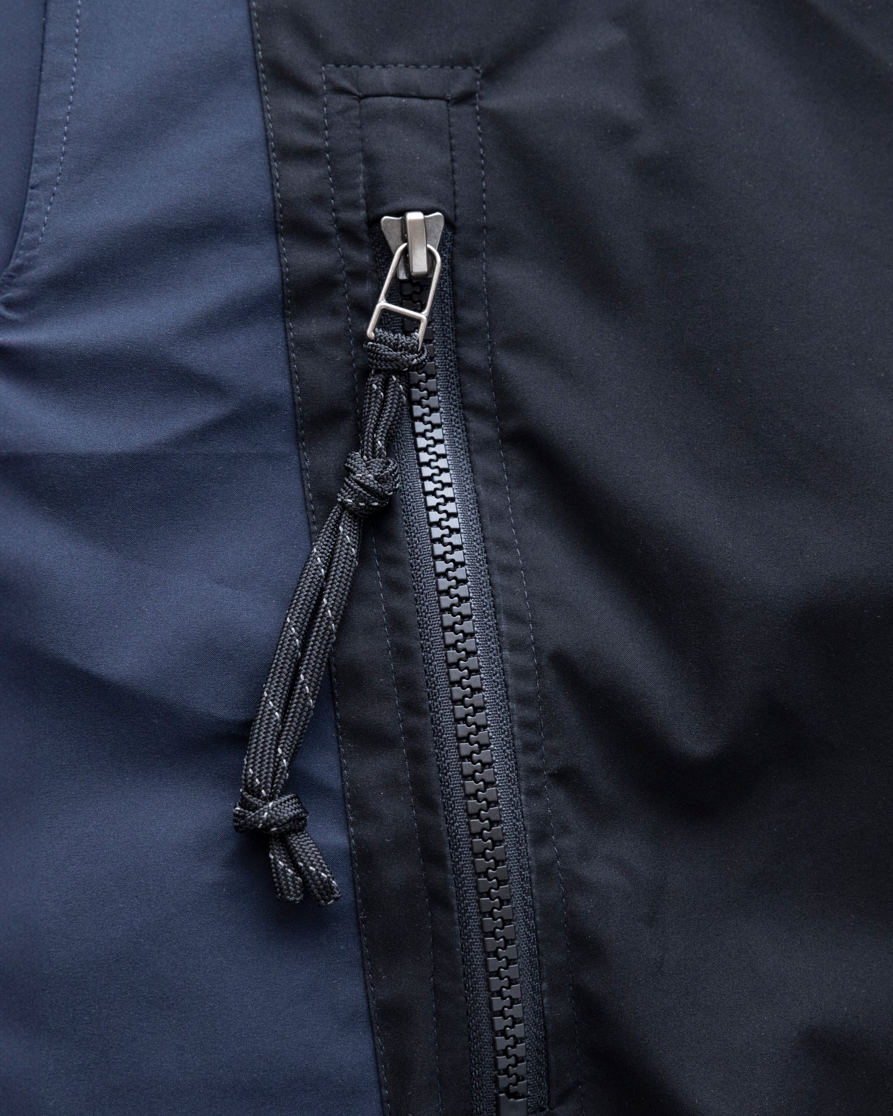RAINSHADOW OUTDOOR PROTECTION SYSTEM HOODED SHELL - MIDNIGHT NAVY / BLACK WATER-REPELLENT BONDED MEMBRANE - Image 6