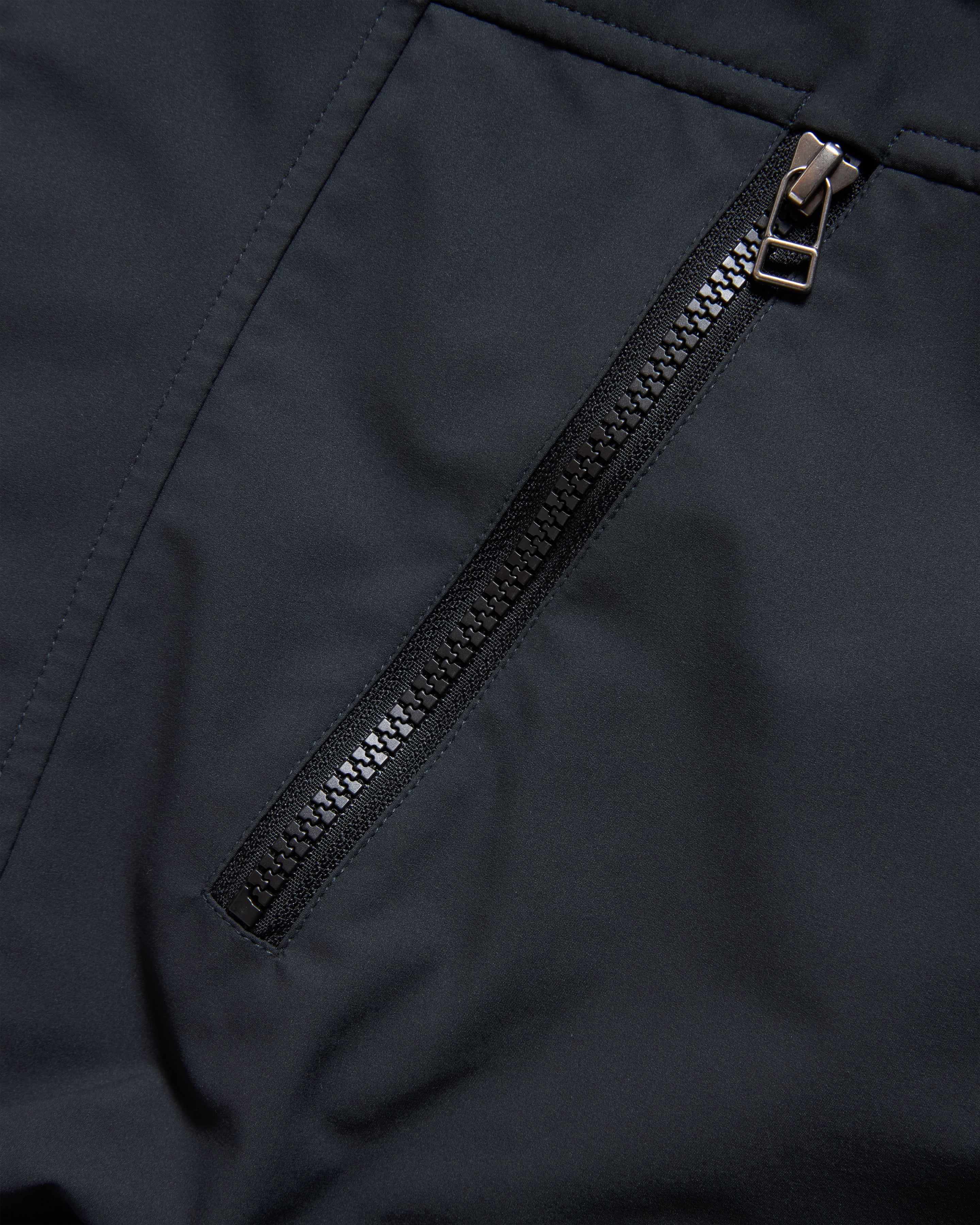 RAINSHADOW OUTDOOR PROTECTION SYSTEM HOODED SHELL - WASHED BLACK / WINTER BEIGE WATER-REPELLENT BONDED MEMBRANE - Image 3