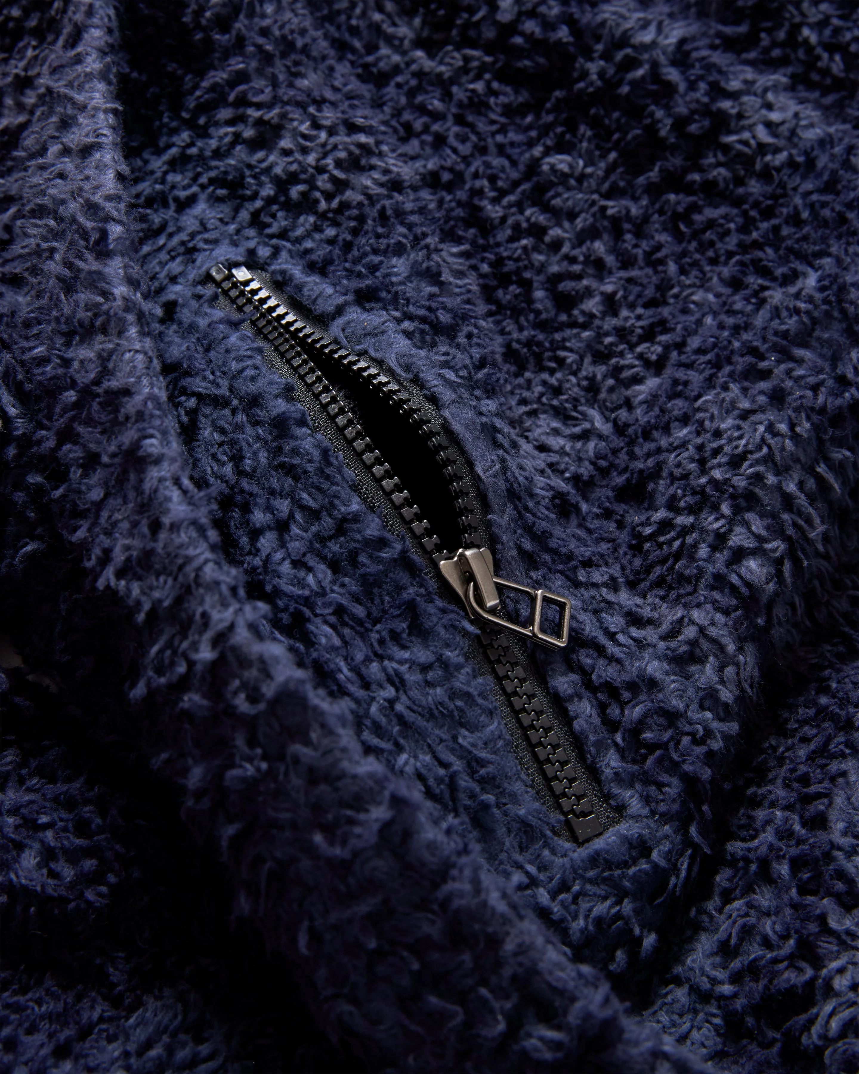 VENTURA DEEP PILE PULLOVER - TONAL MIDNIGHT NAVY SHADOW SCREENED ORGANIC COTTON SHERPA - Image 4