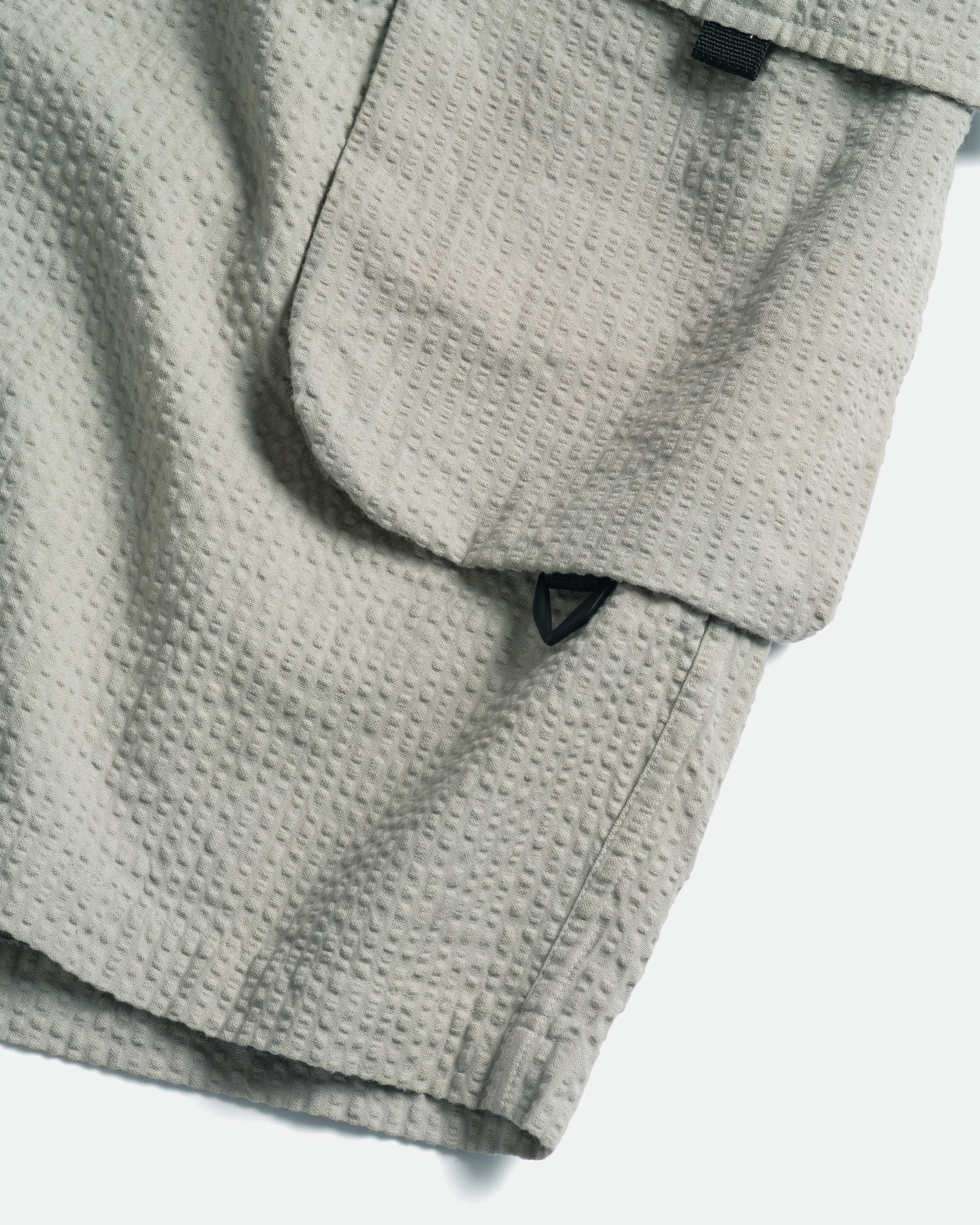 VETTI UTILITY SHORTS - TONAL LUNAR ROCK GREEN COTTON SEERSUCKER - Image 9