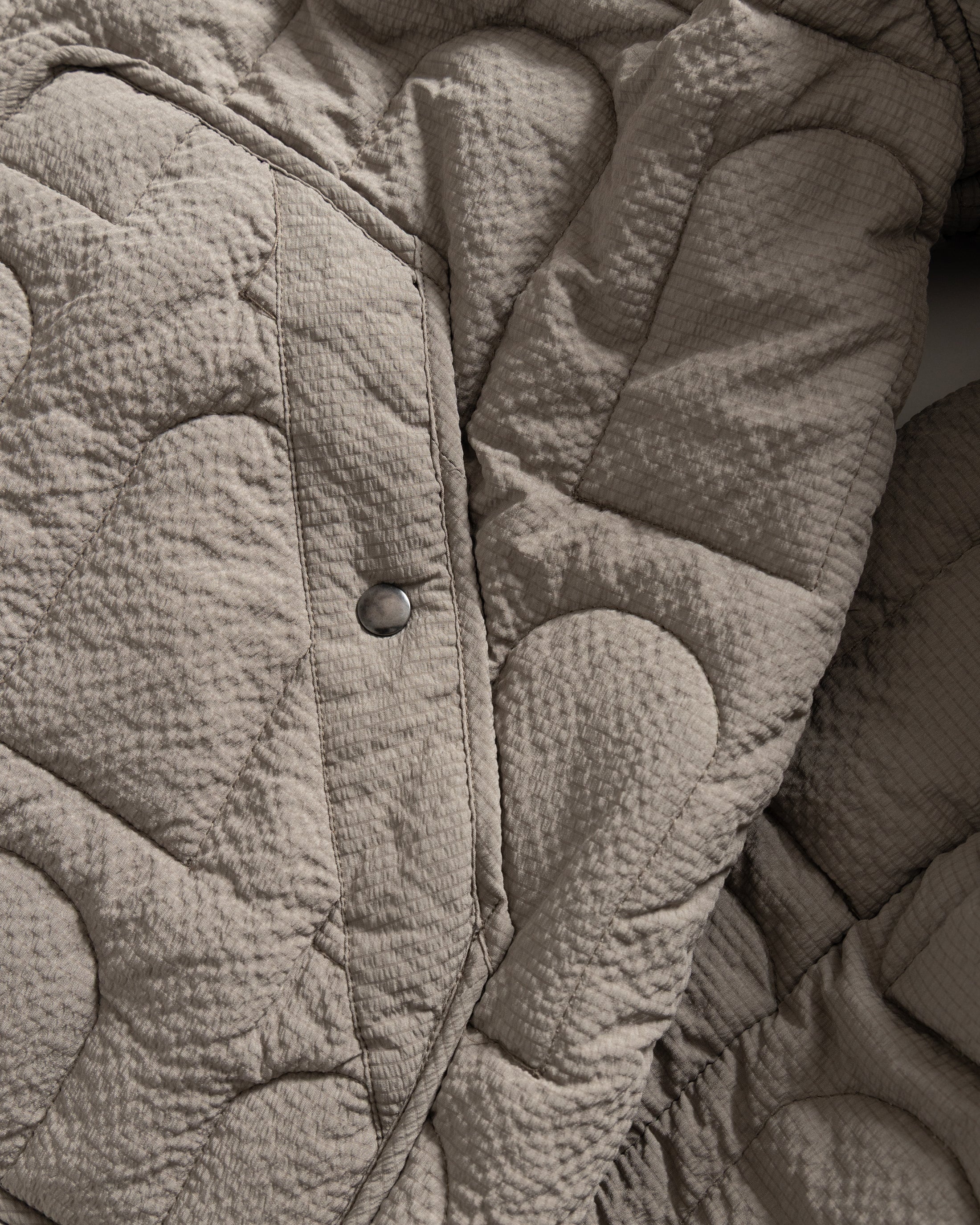 PAOLO FISHTAIL PARKA WITH REMOVABLE QUILTED LINER JACKET - FOLIAGE WAXED NYLON / TRAVERTINE "COBBLESTONE' NYLON RIPSTOP - Image 13