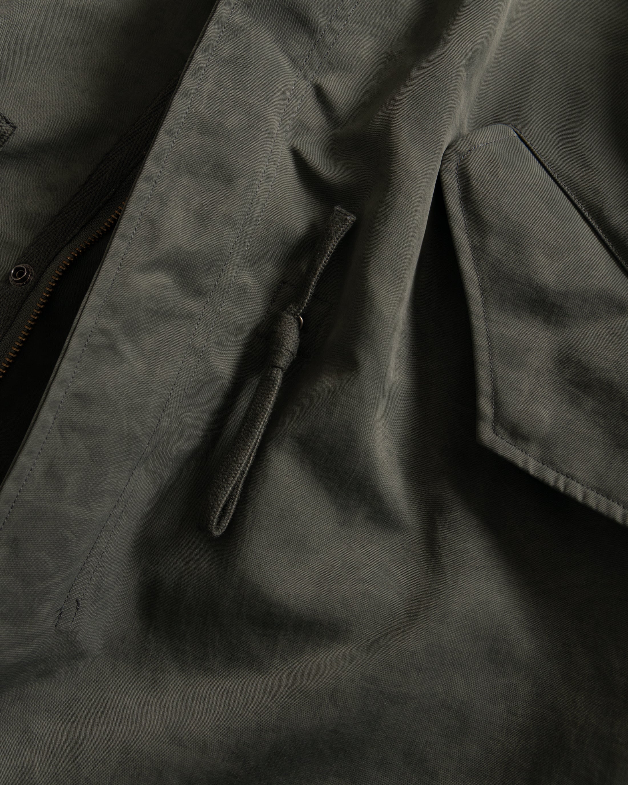 PAOLO FISHTAIL PARKA WITH REMOVABLE QUILTED LINER JACKET - FOLIAGE WAXED NYLON / TRAVERTINE "COBBLESTONE' NYLON RIPSTOP - Image 7
